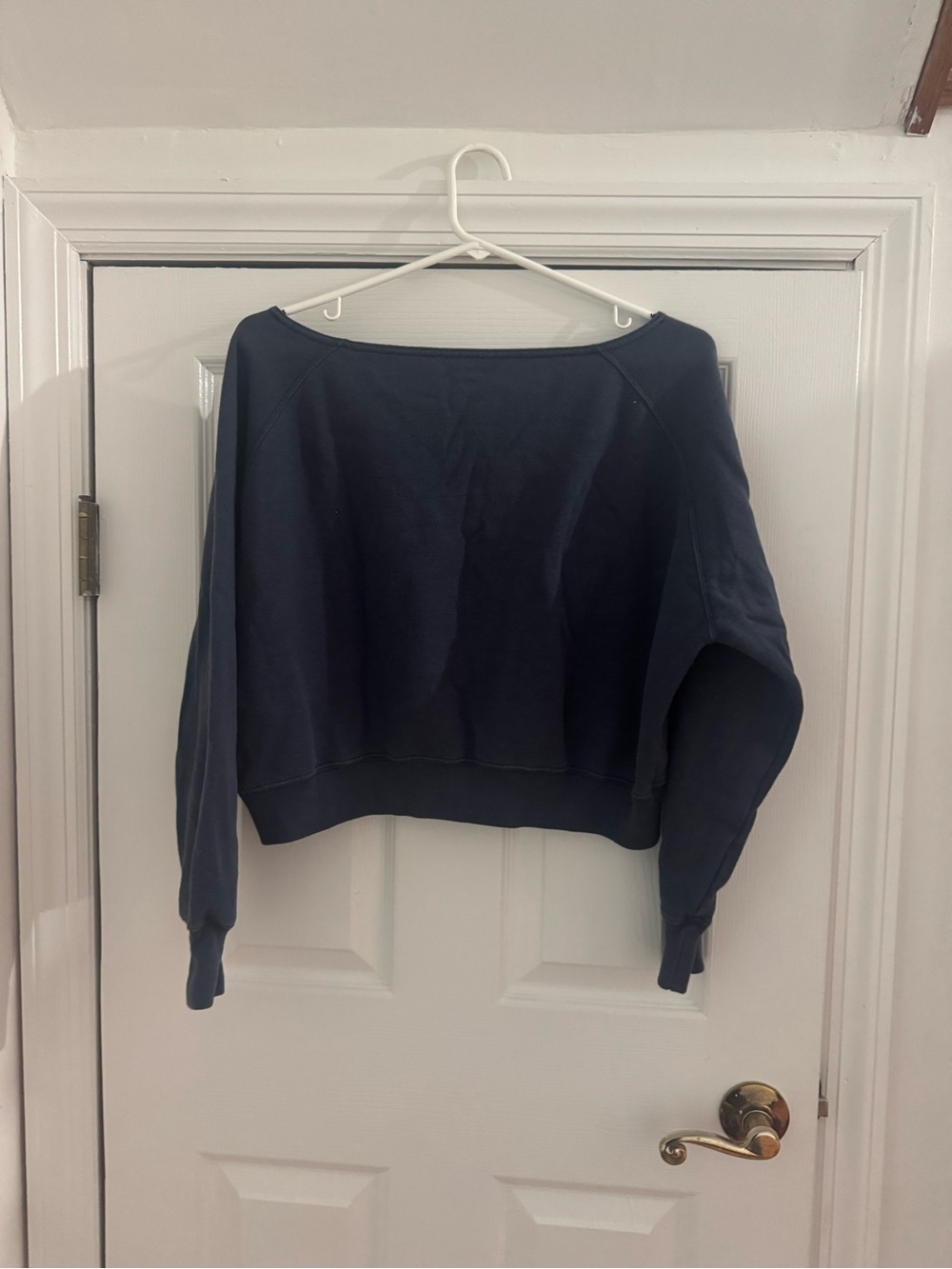 Hollister Navy Off-the-Shoulder UConn Huskies Sweatshirt - Picture 2 of 4